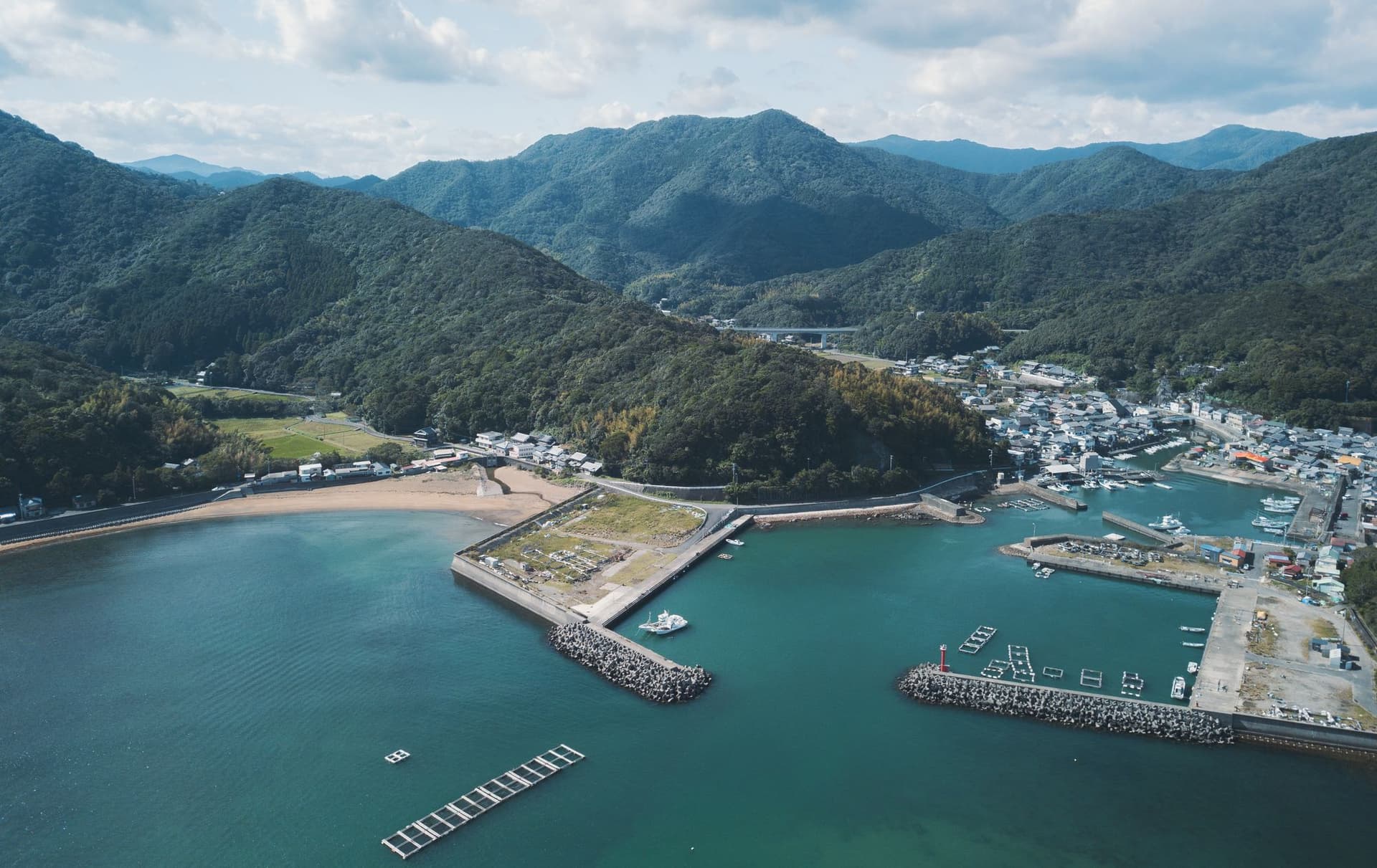 漁港